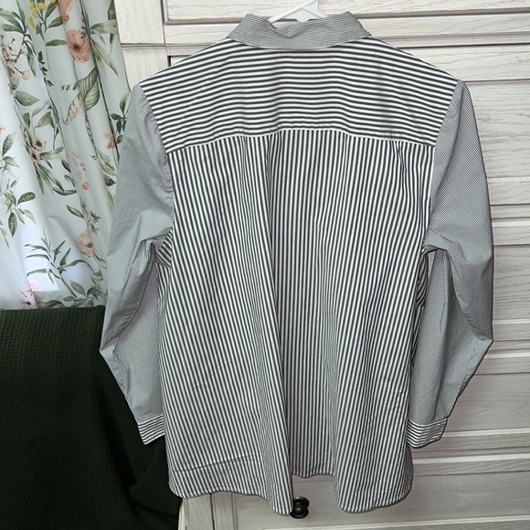 J Jill long sleeve gray striped button down blouse, Sz M - Picture 3 of 3